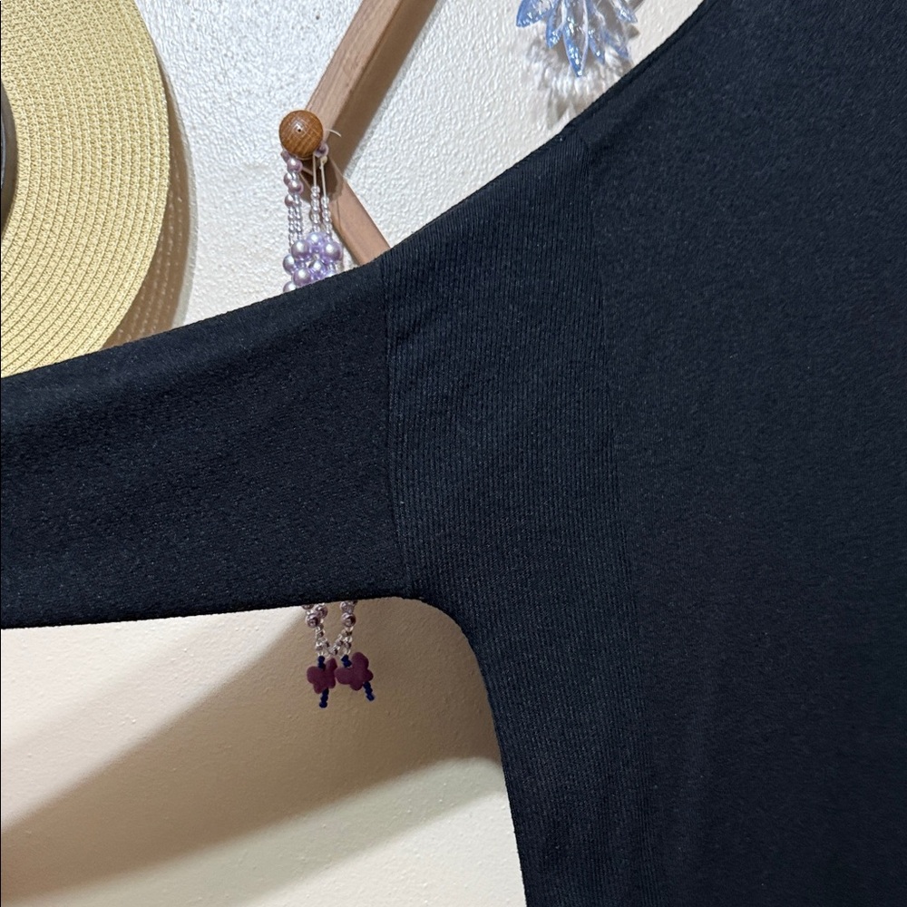 Gibson Classic Black V-Neck Sweater - Picture 5 of 8
